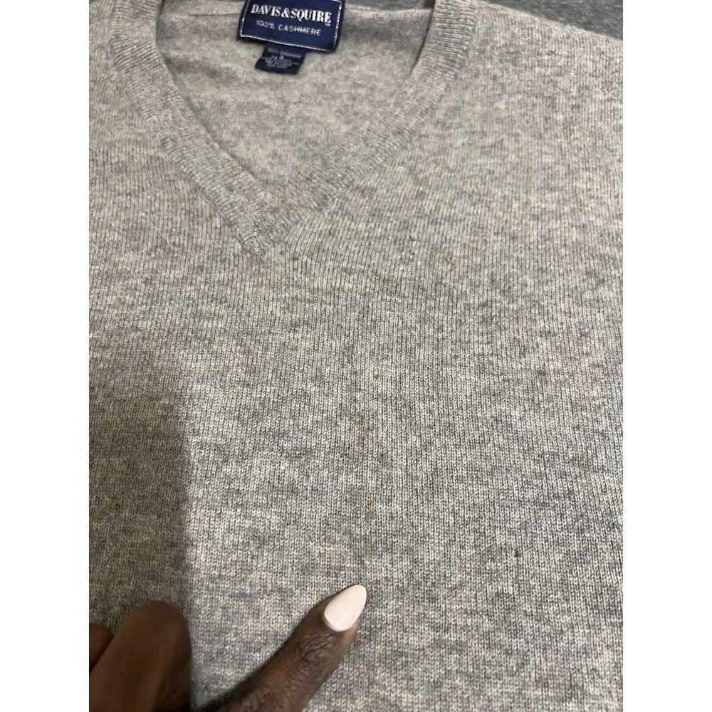 Davis & Squire 100% Cashmere V-Neck Sweater Sz L‎ Classic Capsule Minimalist - Picture 9 of 9